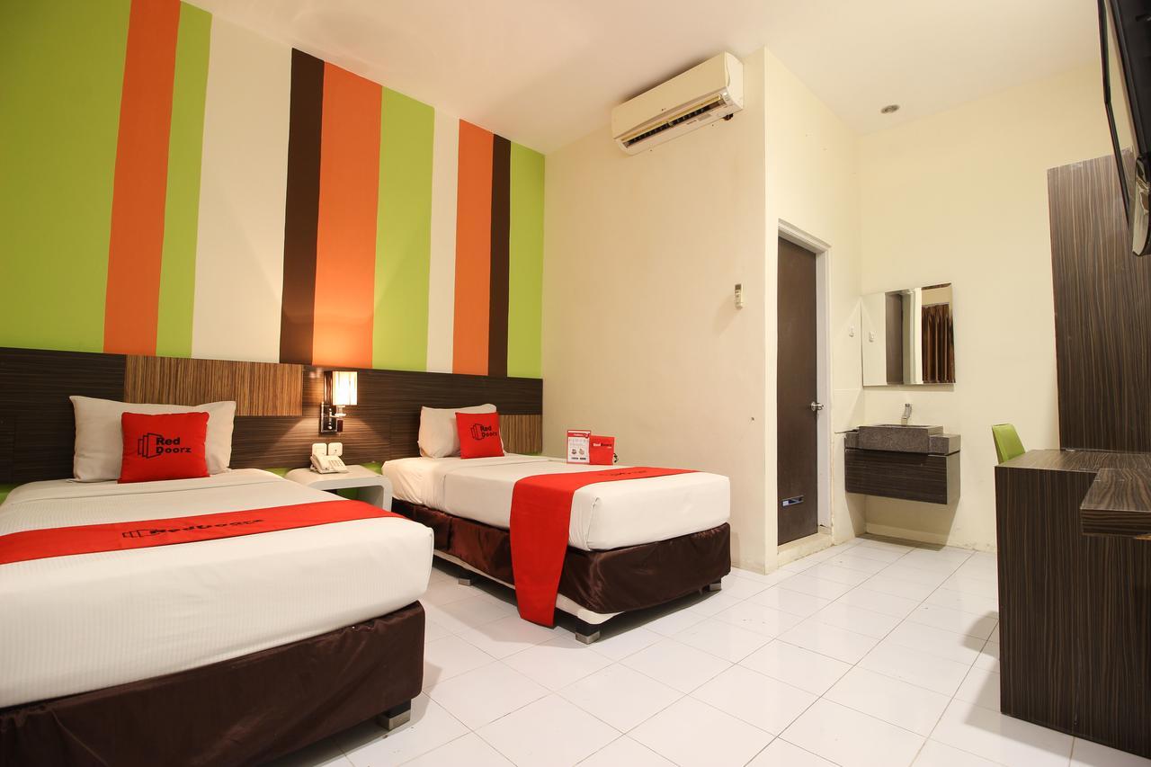 Reddoorz Plus Near Keraton Yogyakarta 2 Hotell Exteriör bild